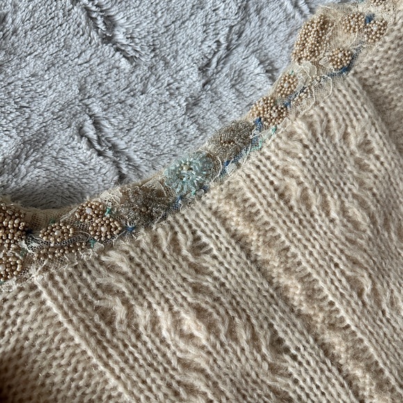 Embroidered wool cropped cardigan - Picture 5 of 7